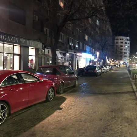 44 Universitate Apartman *