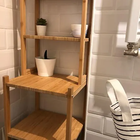 44 Universitate * Bucarest